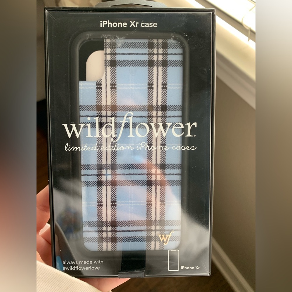 Blue plaid wildflower xr case